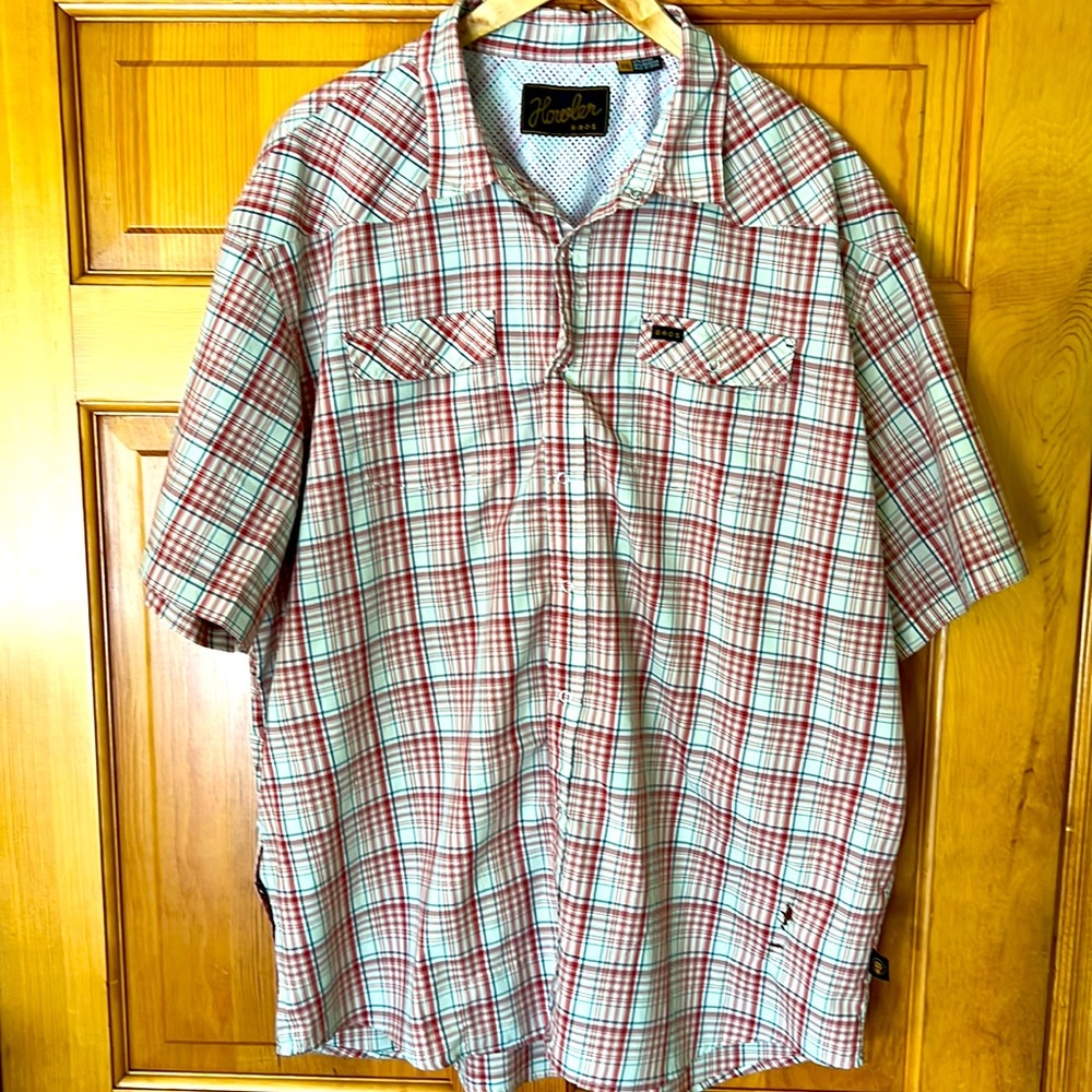 Howler Bros XXL short sleeve vented snap button up shirt